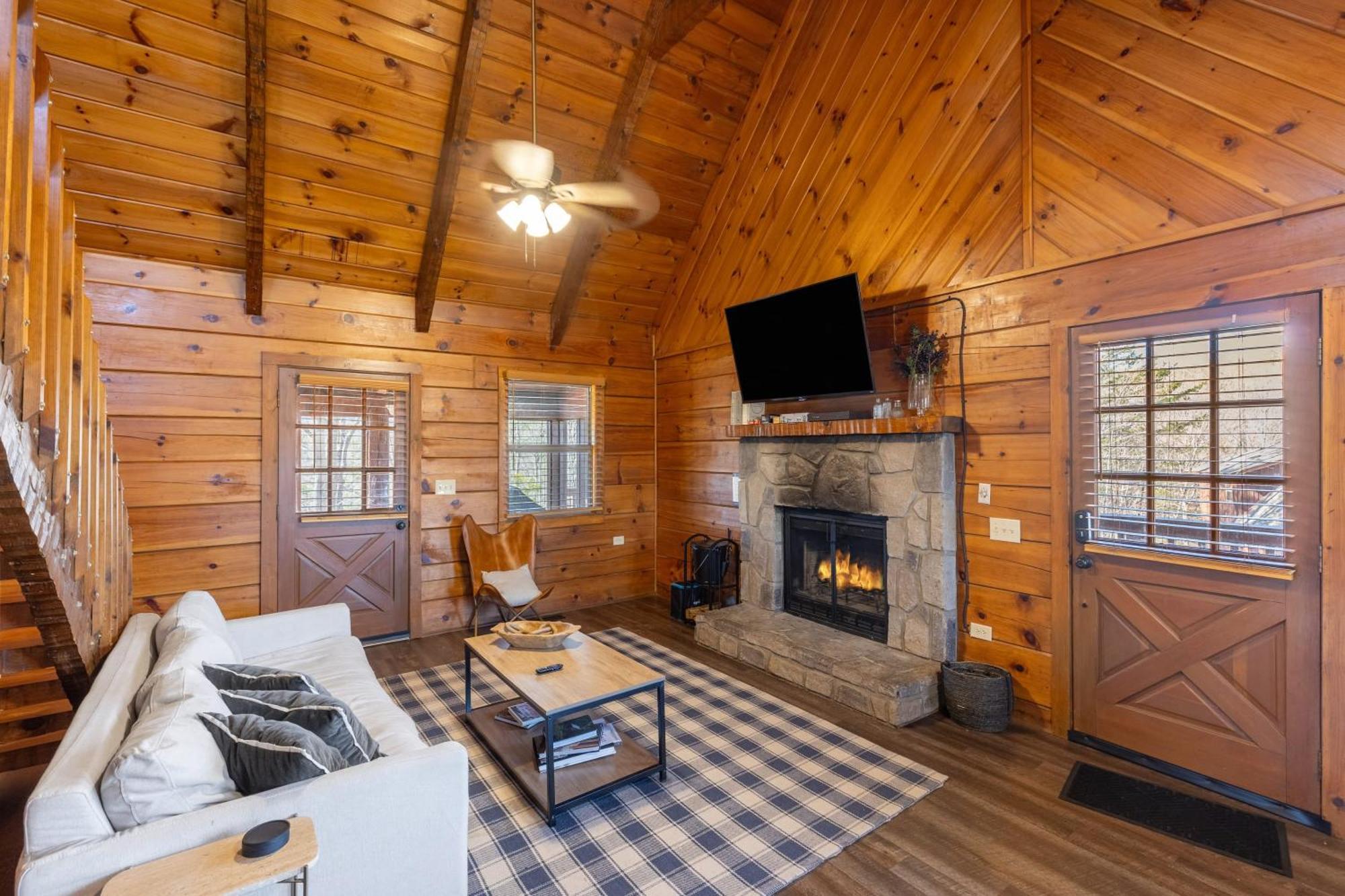 Dudley II By Avantstay Comfortable Cabin W Hot Tub Views Пиджен-Фордж Экстерьер фото