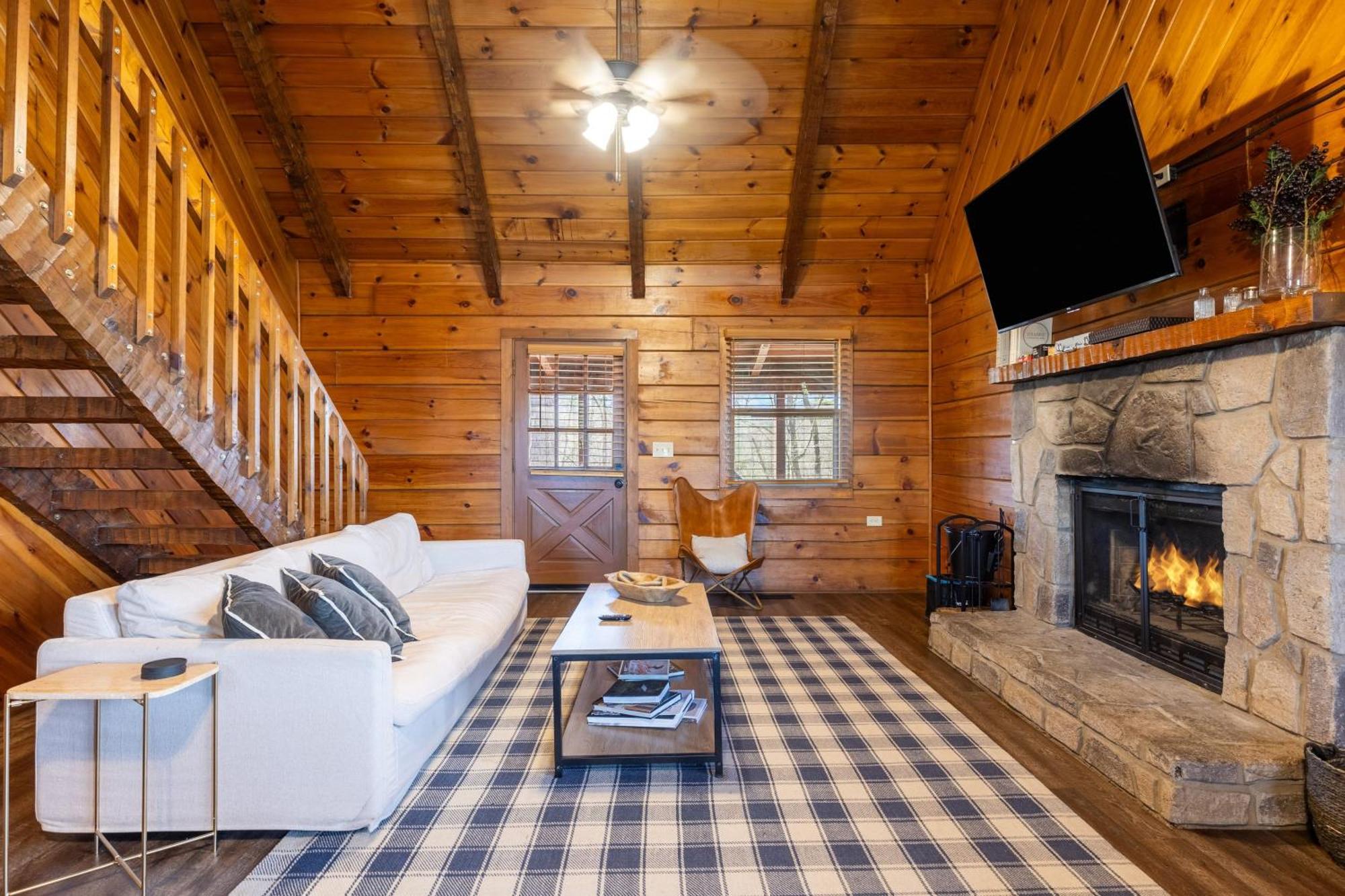 Dudley II By Avantstay Comfortable Cabin W Hot Tub Views Пиджен-Фордж Экстерьер фото