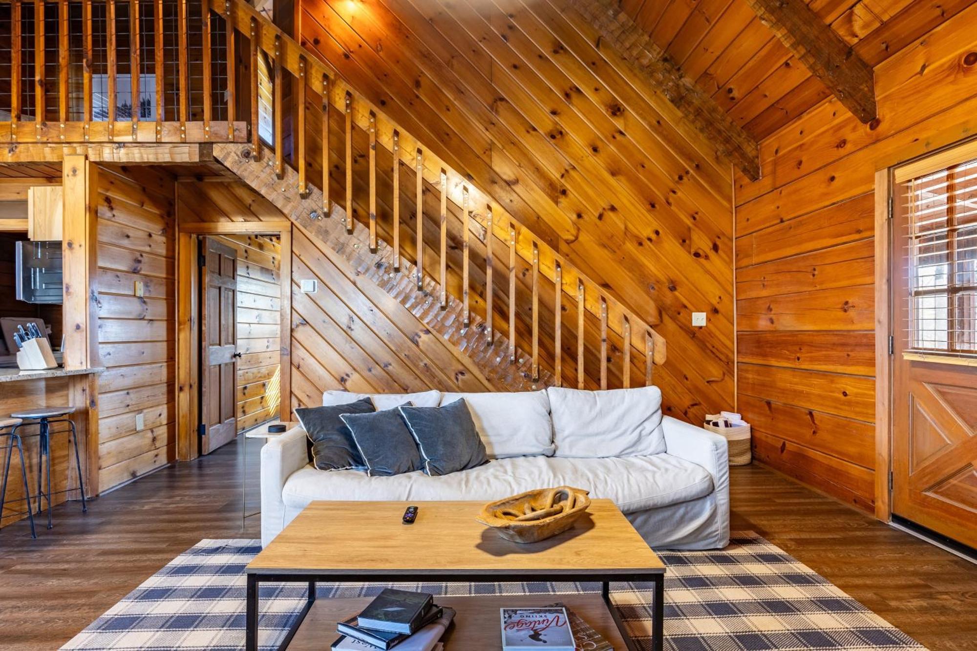 Dudley II By Avantstay Comfortable Cabin W Hot Tub Views Пиджен-Фордж Экстерьер фото