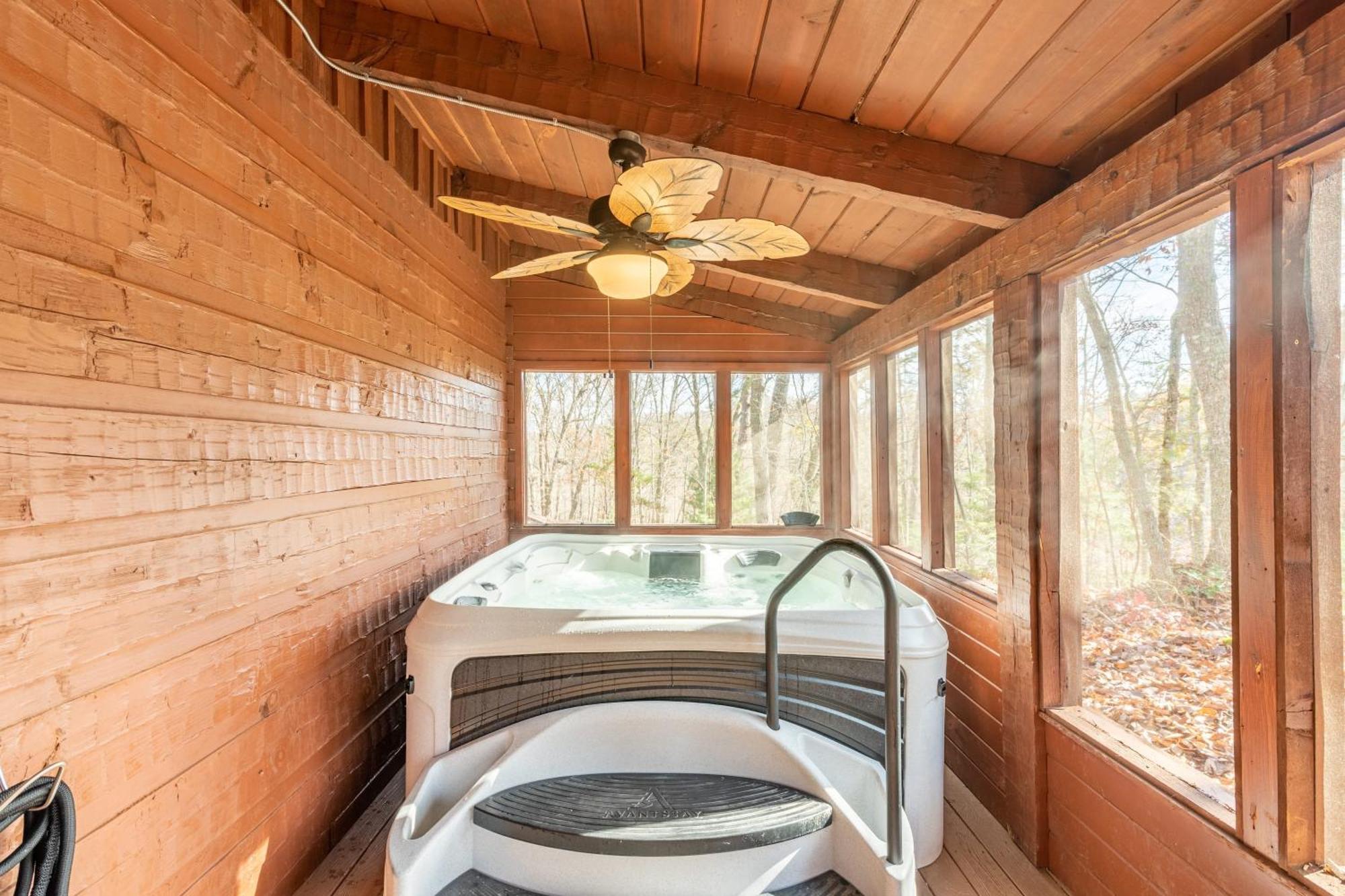 Dudley II By Avantstay Comfortable Cabin W Hot Tub Views Пиджен-Фордж Экстерьер фото