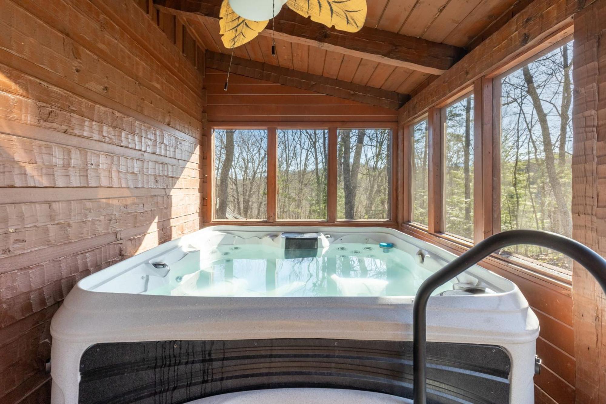 Dudley II By Avantstay Comfortable Cabin W Hot Tub Views Пиджен-Фордж Экстерьер фото