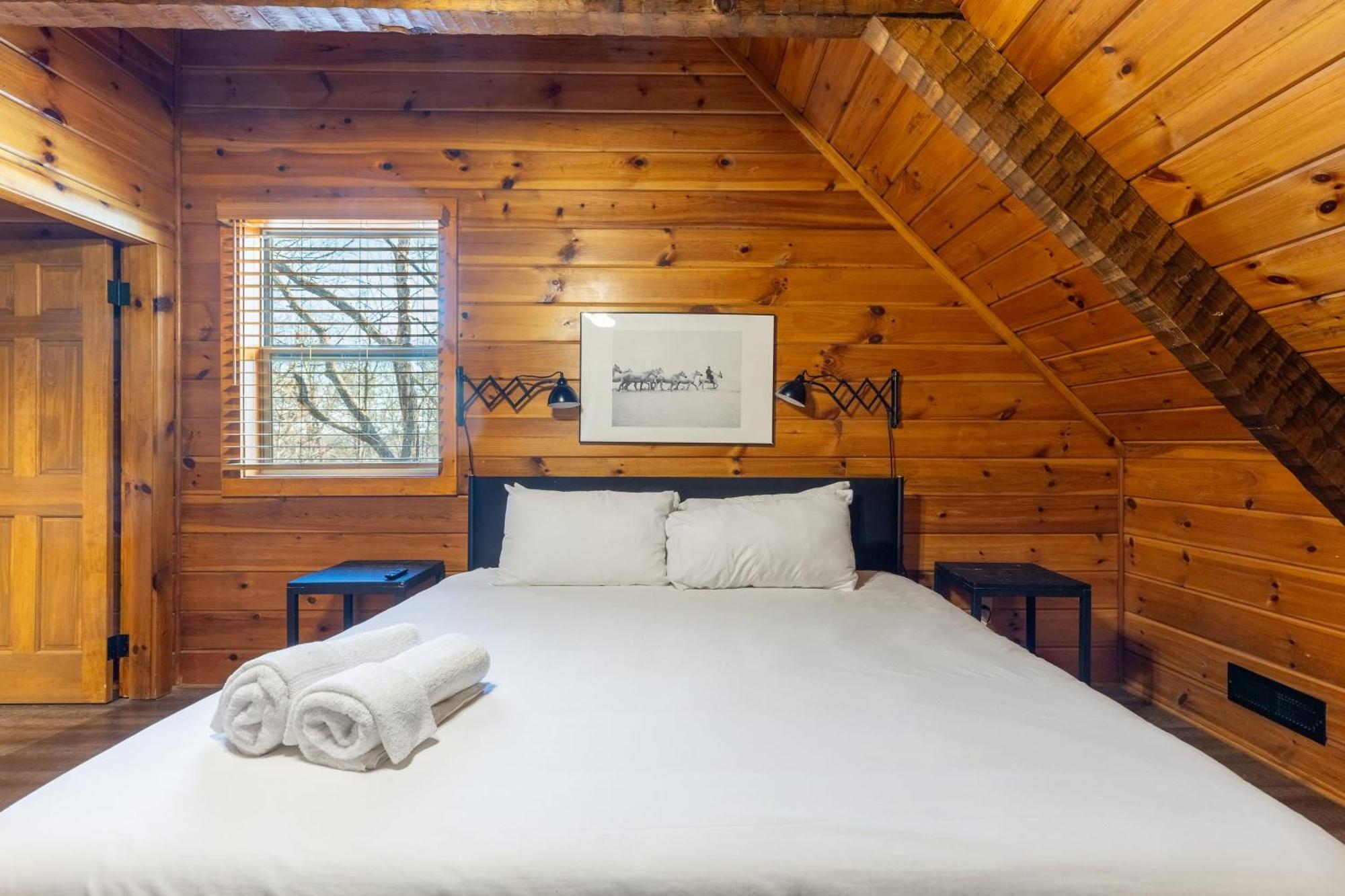 Dudley II By Avantstay Comfortable Cabin W Hot Tub Views Пиджен-Фордж Экстерьер фото